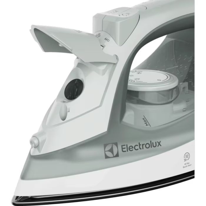 Утюг Electrolux компактный, 2000Вт, 200мл, паровой удар 80гр, керам. подошва, зеленый