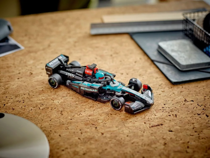 Конструктор LEGO Speed Champions Автомобиль для перегонов Mercedes-AMG F1® W15