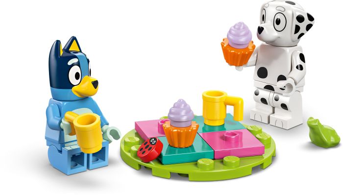 Конструктор LEGO Bluey Веселощі з Блуї та Хлоєю на ігровому майданчику