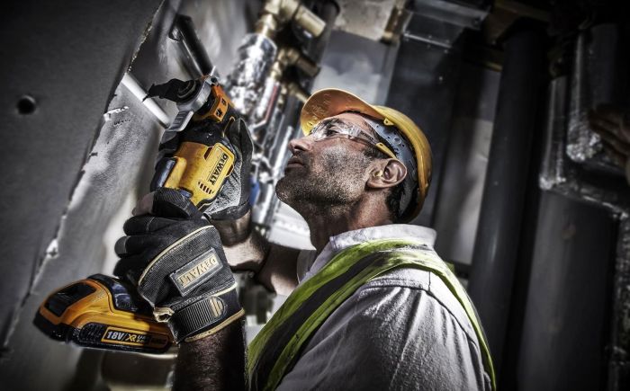 Многофункциональный инструмент аккумуляторный DeWalt XR Li-lon 18В 20000цв/мин 1.1кг без АКБ и ЗП