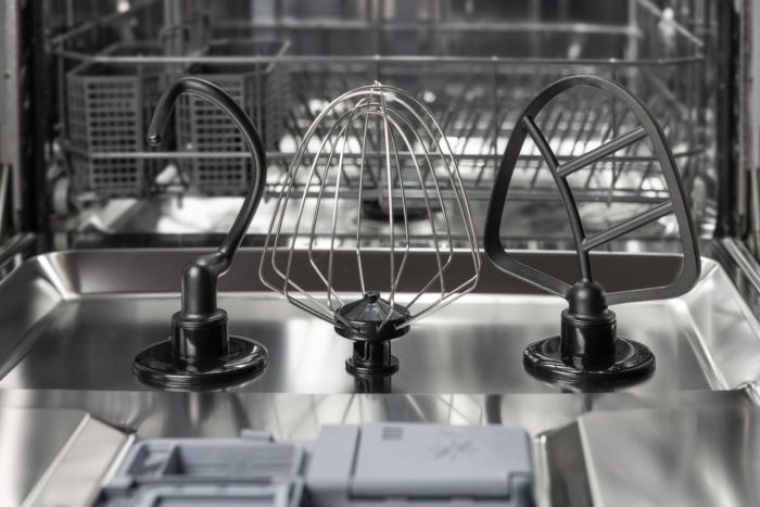 Кухонная машина Gorenje 1500Вт, чаша-металл, корпус-пластик-7л, насадок-3, черный