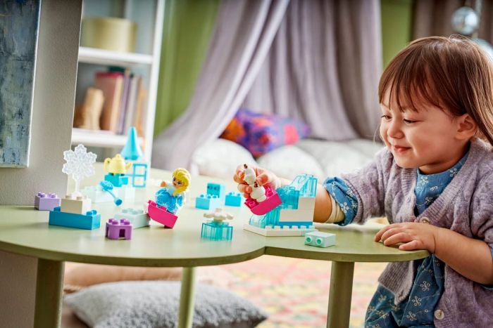 Конструктор LEGO DUPLO Disney Коробка для творческого конструирования «Ледяное сердце» с Эльзой и Олафом