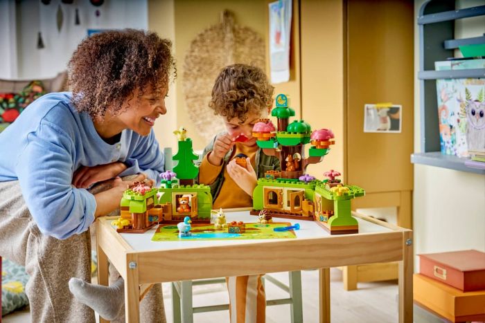 Конструктор LEGO DUPLO Town Лес открытий с дикими животными