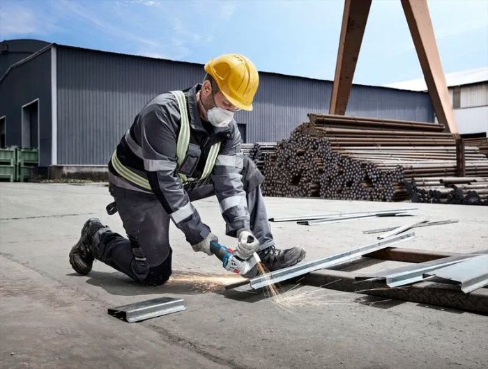 Набір із двох акумуляторних інструментів Bosch Professional 18В дриль-шурупокрут GSR 18V-45, Шліфмашина кутова GWS 18V-8, акб 2x4А·год, ЗП, сумка M-BAG