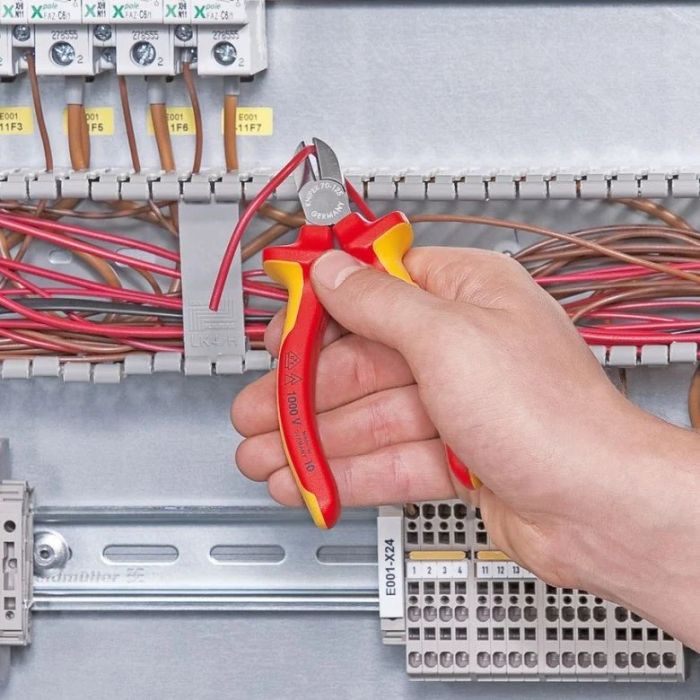 Кусачки-бокорезы KNIPEX диэлектрические для работ под напряжением 10000В 0-4мм 125мм 0.121кг