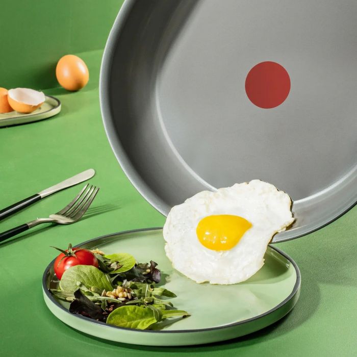 Сковорода Tefal Renew, 28см, алюминий, бакелит, черный