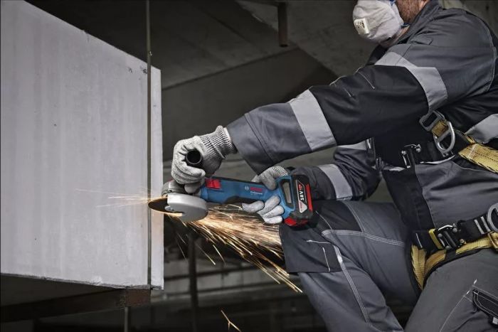 Шліфмашина кутова акумуляторна Bosch Professional GWS 18V-8 125мм 11000об/хв 1.6кг без АКБ та ЗП