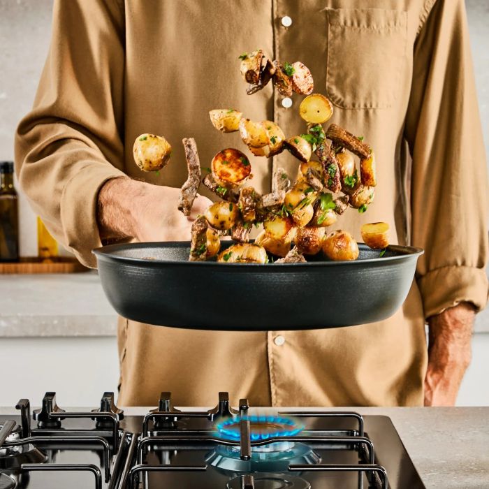 Сковорода Tefal Excellence Fusion,24см, алюміній, нержавіюча сталь, бакеліт, чорний