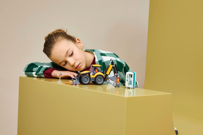 Конструктор LEGO City Жовтий екскаватор-навантажувач