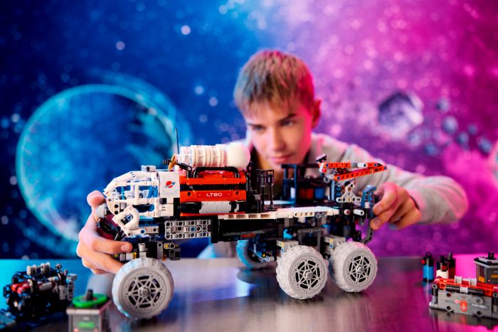Конструктор LEGO Technic Марсоход команды исследователей