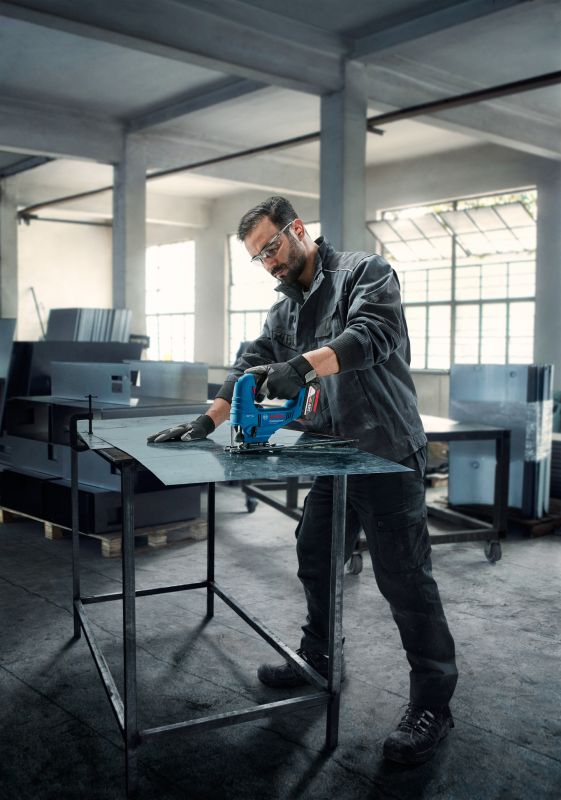 Лобзик акумуляторний Bosch Professional GST 183-LI безщітковий 18В 1х4А·год 0-3300об/хв хід 20мм 1.6кг кейс