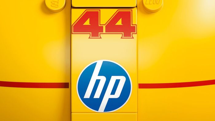 Конструктор LEGO Editions Formula 1 Шолом Льюїса Гамільтона з команди Scuderia Ferrari HP