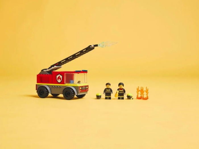 Конструктор LEGO City Пожежна машина з драбиною