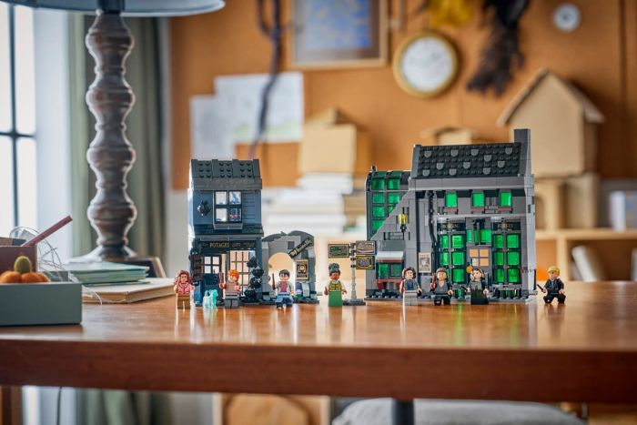 Конструктор LEGO Harry Potter Магазины для волшебников на Алее Ноктерн