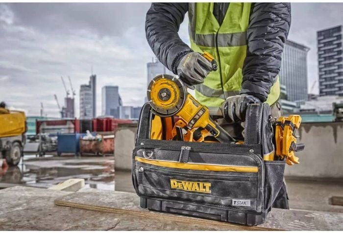 Сумка для инструмента DeWalt открытая, жесткая конструкция, полиэстер 1200D, 450x350x250мм