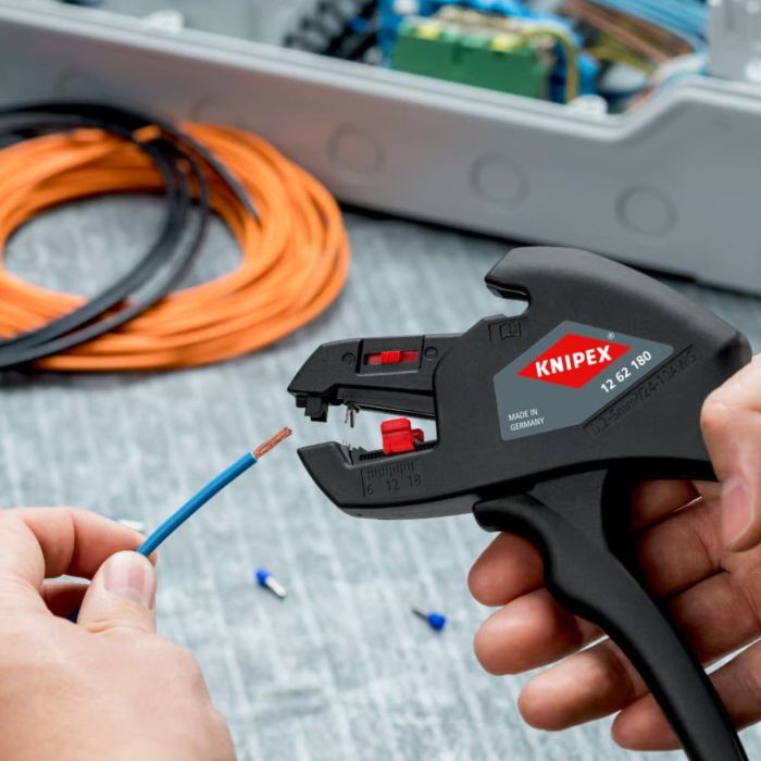 Знімач ізоляції KNIPEX, автоматичний, 0.2-6мм2 кусачки, регулювання довжини, 180мм, 0.151кг
