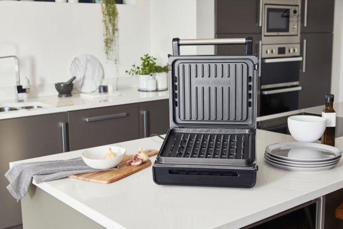 Гриль George Foreman прижимной SmokelessGrill 1575Вт, темп. режимов-1, съёмные пластины, пластик, черный