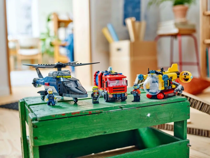 Конструктор LEGO City Ремікс вертольотів, пожежних машин і підводних човнів