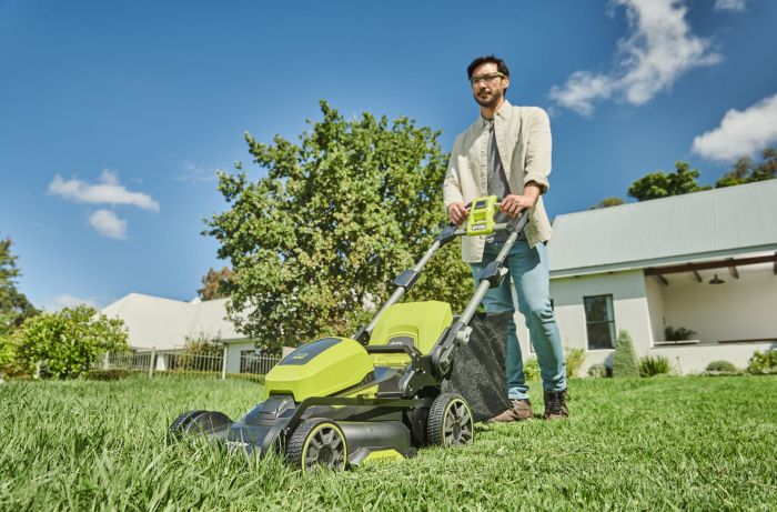 Газонокосарка акумуляторна Ryobi Max Power RY36LM40A-140 36В акб 1х4А·год 40см 50л 25-75мм 18.6кг