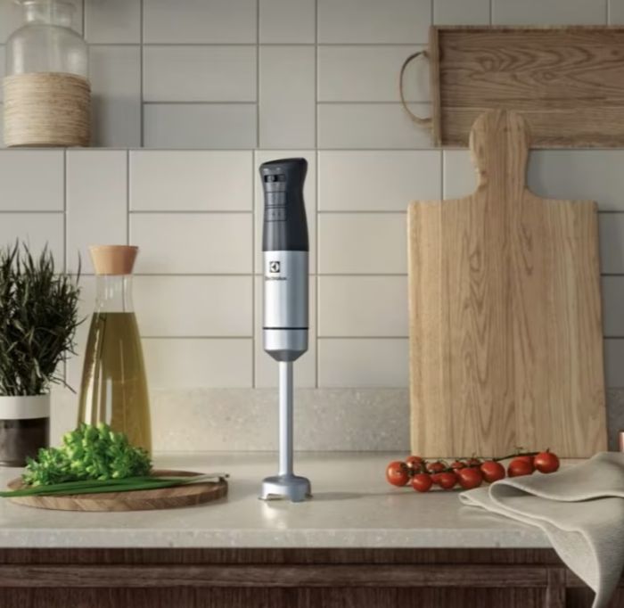 Блендер Electrolux погружной 800Вт, 3в1, чаша-700мл, чопер, черный-метал