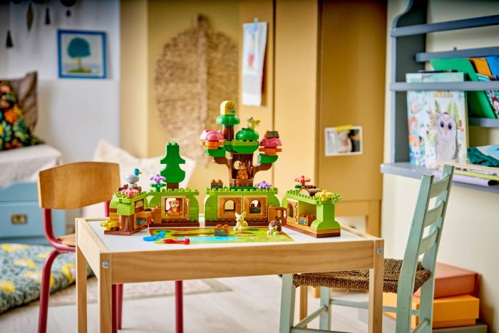Конструктор LEGO DUPLO Town Ліс відкриттів із дикими тваринами