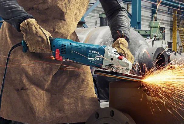 Шліфмашина кутова Bosch Professional GWS 24-230 JZ 230мм 2400Вт 6500об/хв 5.8кг плавн. пуск із системою захисту від пилу Cyclone Tech