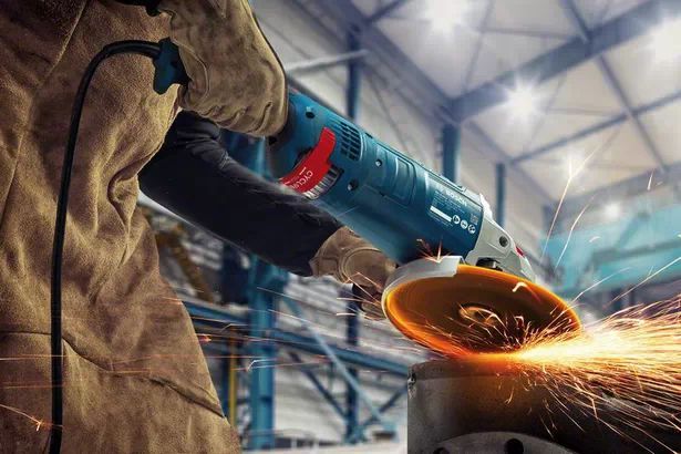 Шліфмашина кутова Bosch Professional GWS 24-230 JZ 230мм 2400Вт 6500об/хв 5.8кг плавн. пуск із системою захисту від пилу Cyclone Tech