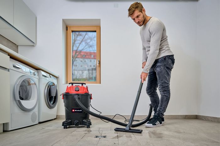 Пылесос профессиональный Einhell TC-VC 1930 А, 1500 Вт, пластик 30 л, 190 мбар, шланг 2.5 м, кабель 3 м, розетка 2 кВт, 4.7 кг