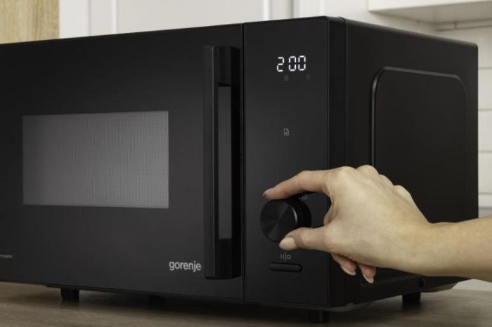 Мікрохвильова піч Gorenje, 23л, електр. керув., 800Вт, дисплей, 20 програм, інвертор, чорний